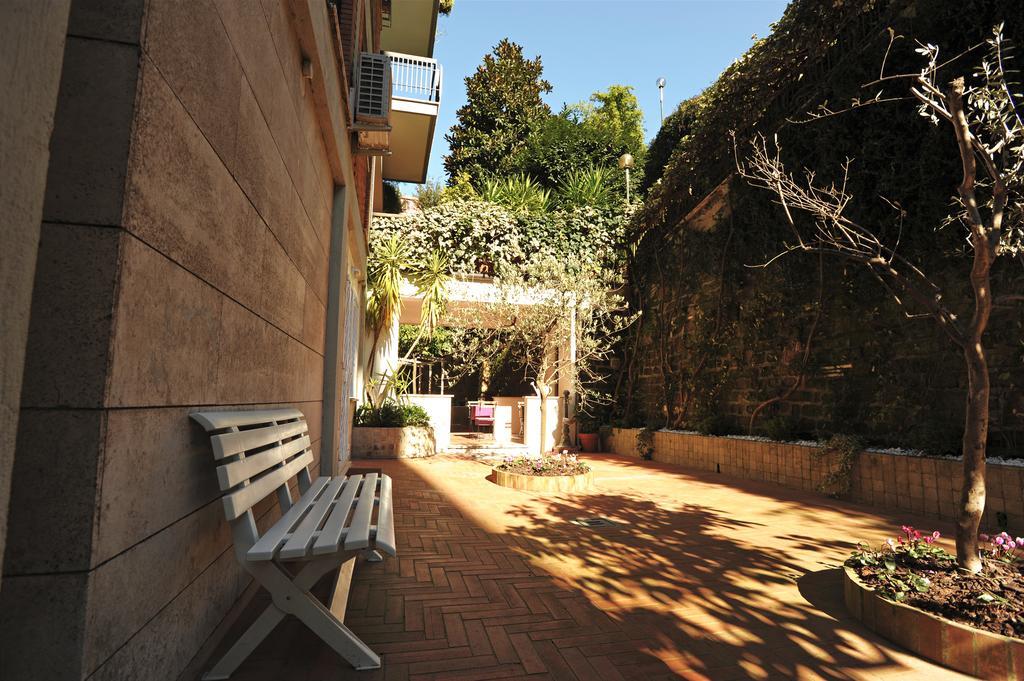 Home Under The Dome Rome Bagian luar foto